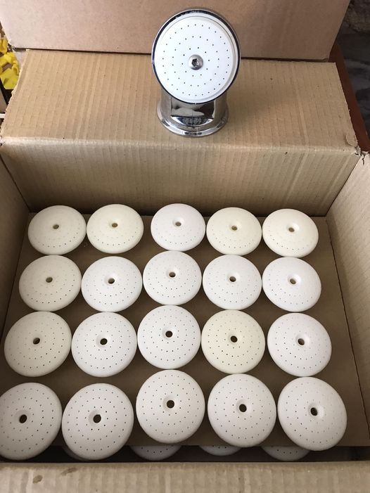 Disposable shower head 1 unit designed to drain dry when not in use and aid in suppression and control of Legionella bacteria