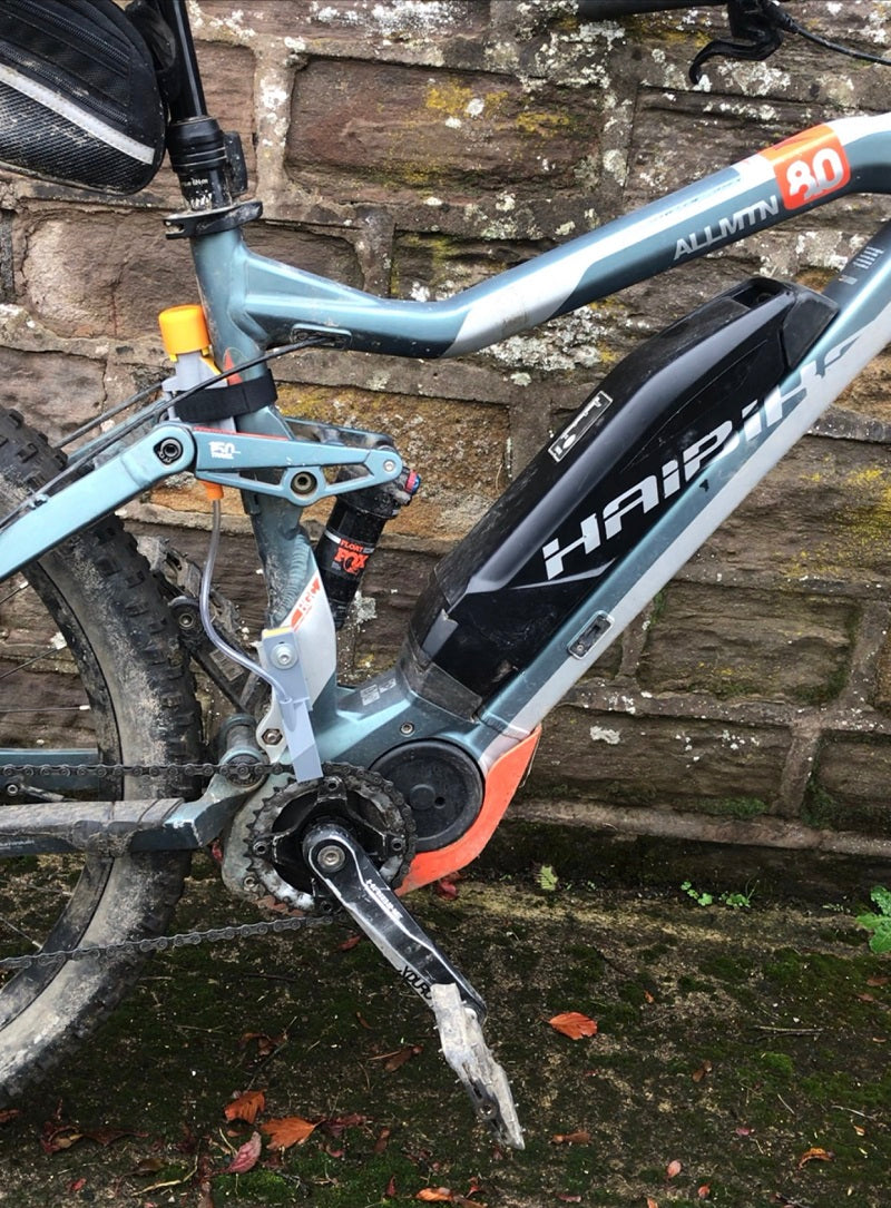 Cycle Chain oiler manual applied straight onto chain on the move MTB e-bike must have