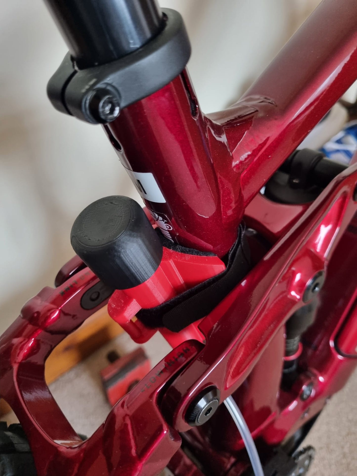 Cycle Chain oiler manual applied straight onto chain on the move MTB e-bike must have