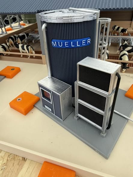 a1.  MILK STORAGE SILO BLUE with cooling radiators - supplied with or without your requested name plate 1/32 scale