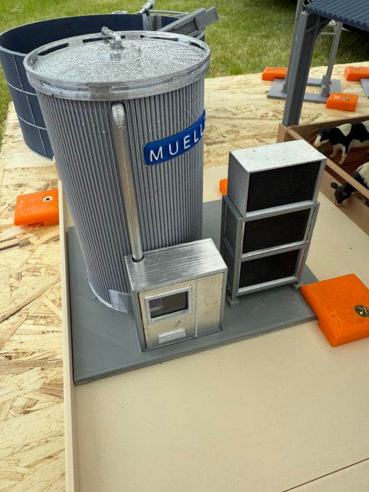 a1.  MILK STORAGE SILO SILVER with cooling radiators - supplied with or without your requested name plate 1/32 scale SILVER